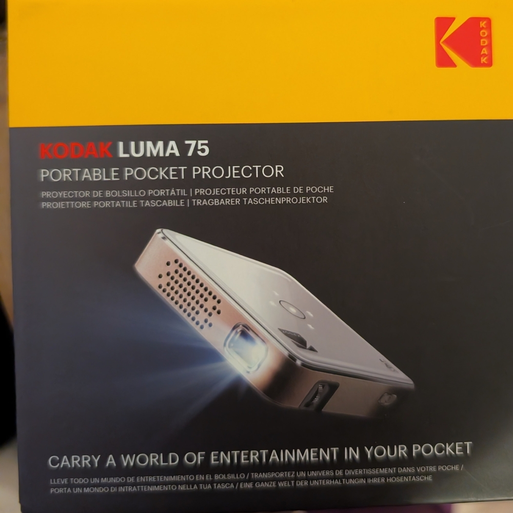 Kodak Luma 75 Yellow and Black Projector